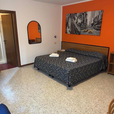 Hotel Benacus Bardolino Kültér fotó