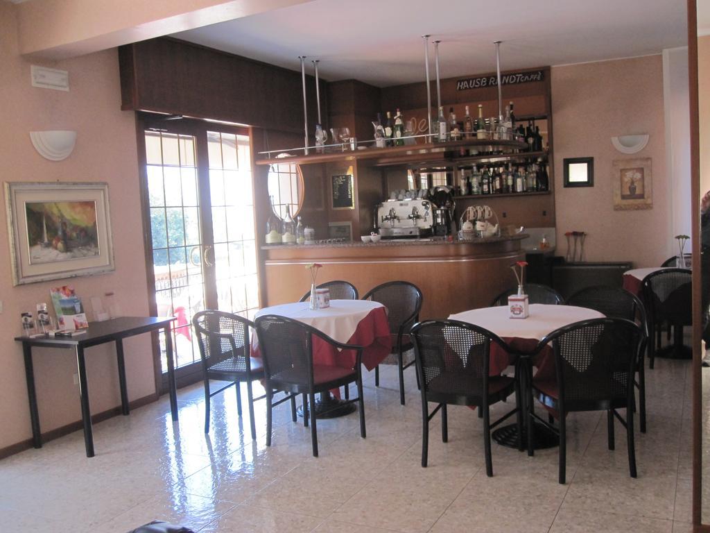 Hotel Benacus Bardolino Kültér fotó