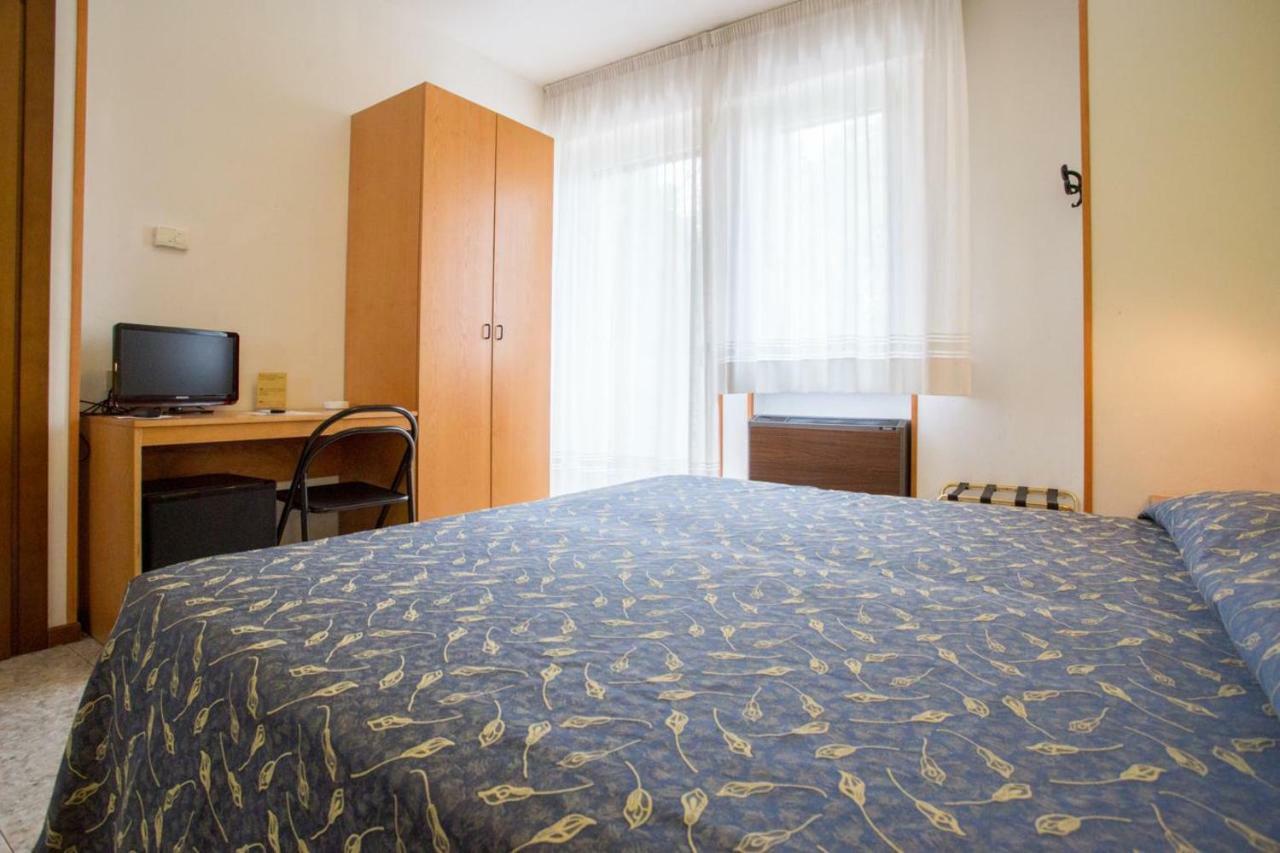 Hotel Benacus Bardolino Kültér fotó