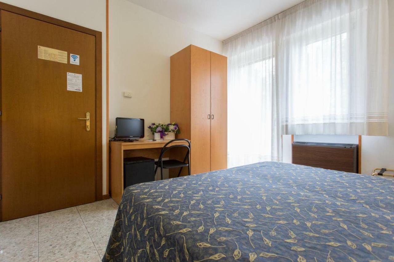 Hotel Benacus Bardolino Kültér fotó