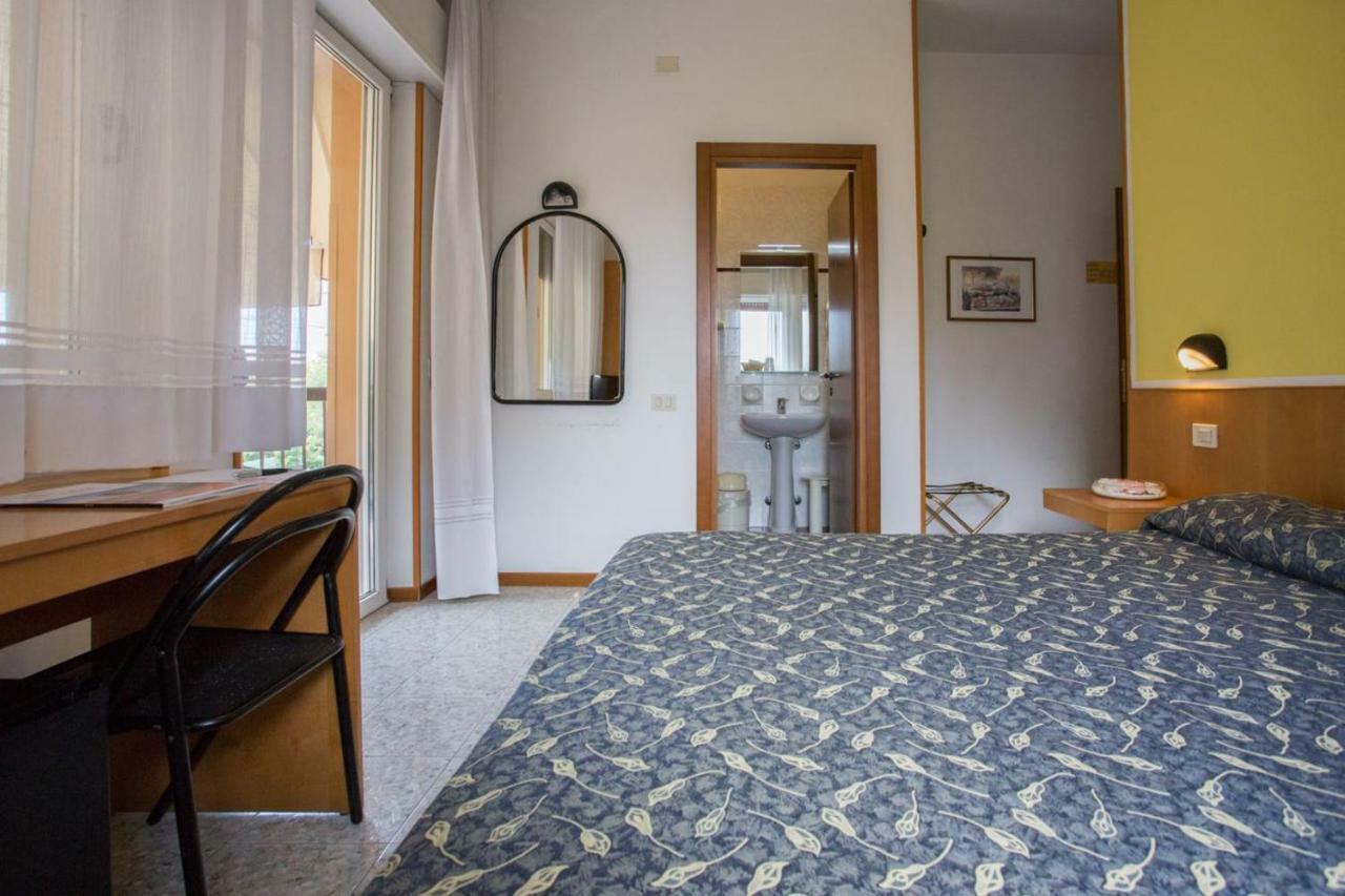 Hotel Benacus Bardolino Kültér fotó